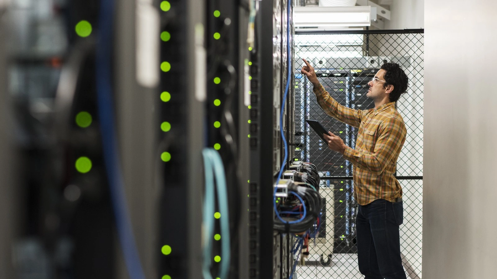 آشنایی با انواع وب سرور آشنایی با انواع وب سرور